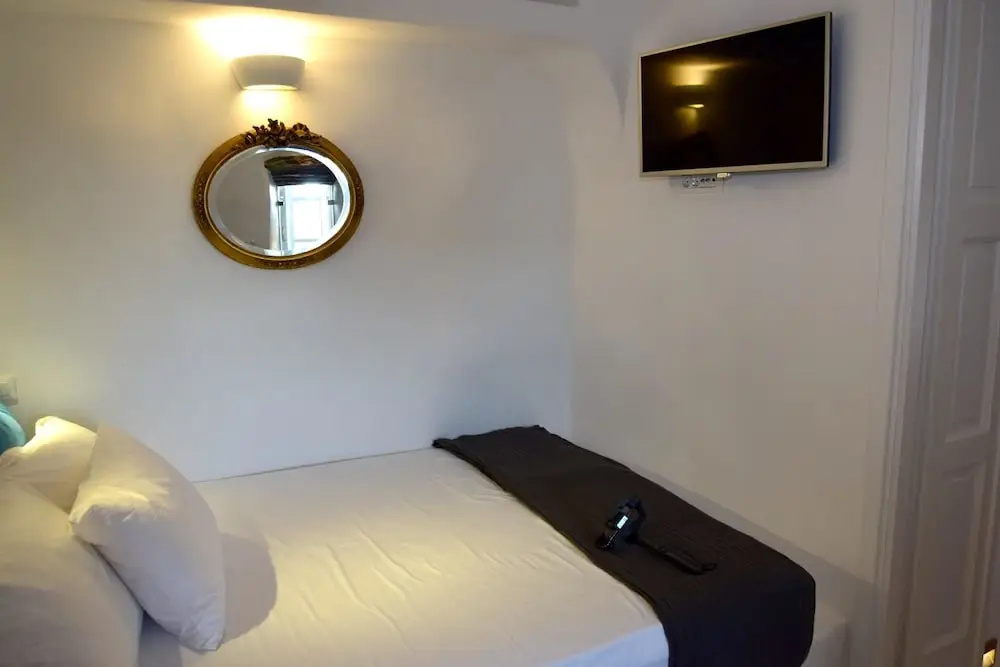 Apartment With one Bedroom in Ano Syros, With Wonderful sea View, Furnished Terrace and Wifi - Near the Beach