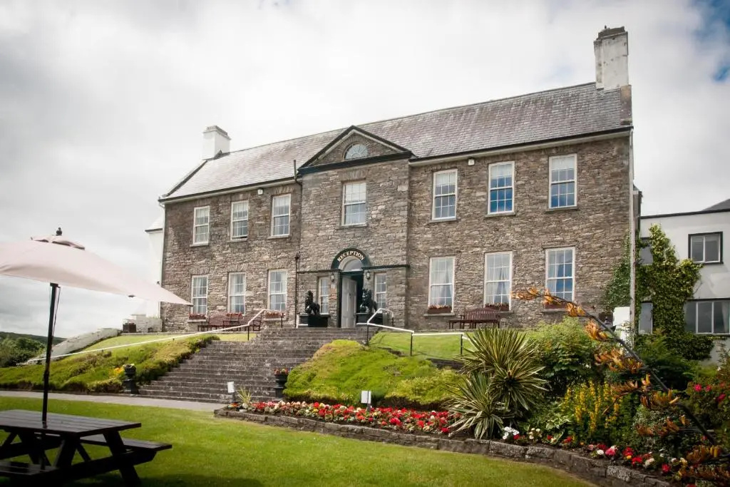 Falls Hotel & Spa