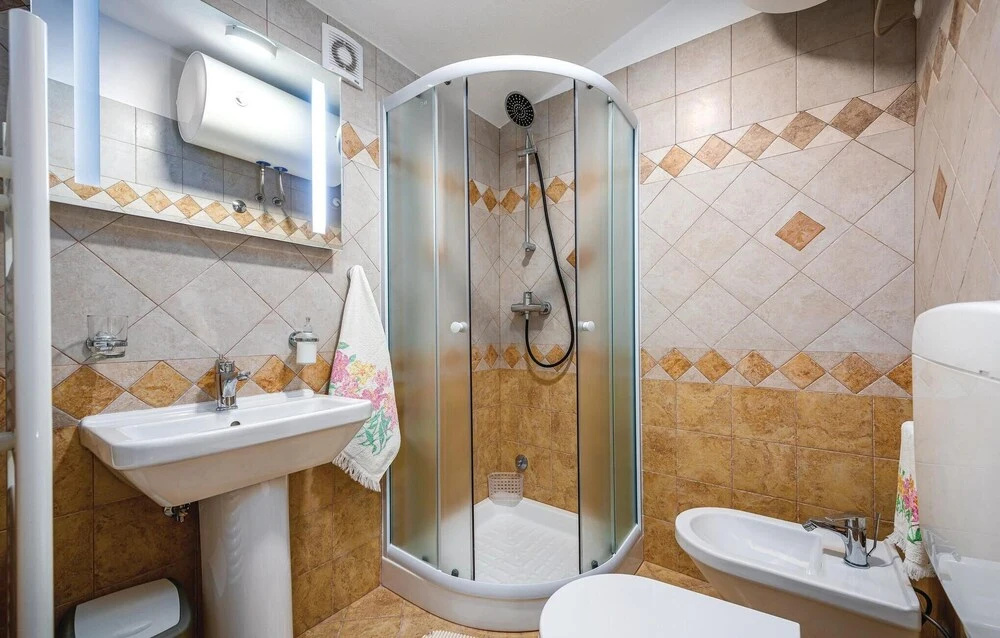 4 Bedroom Gorgeous Home In Nova Vas