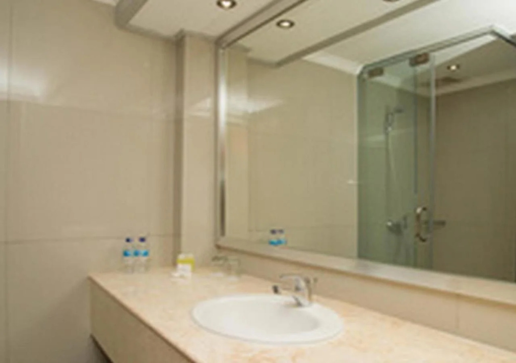 Kuta One Party Hotel