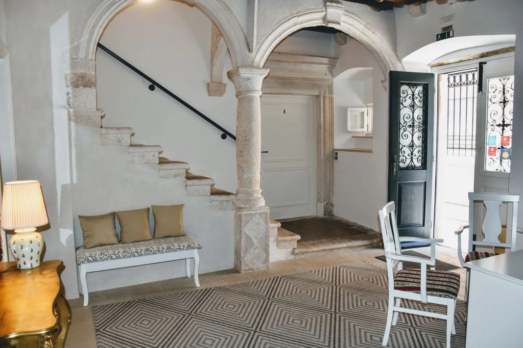 SUNce Palace Apartments with free offsite parking