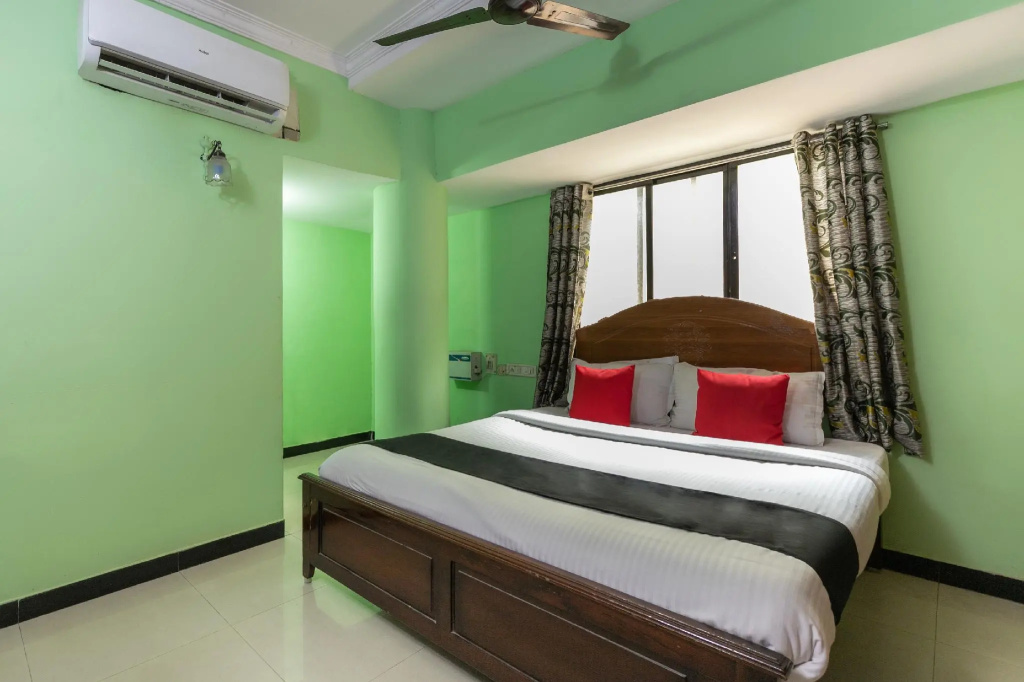 Capital O 28343 Madurai Velnachiyar Guest House