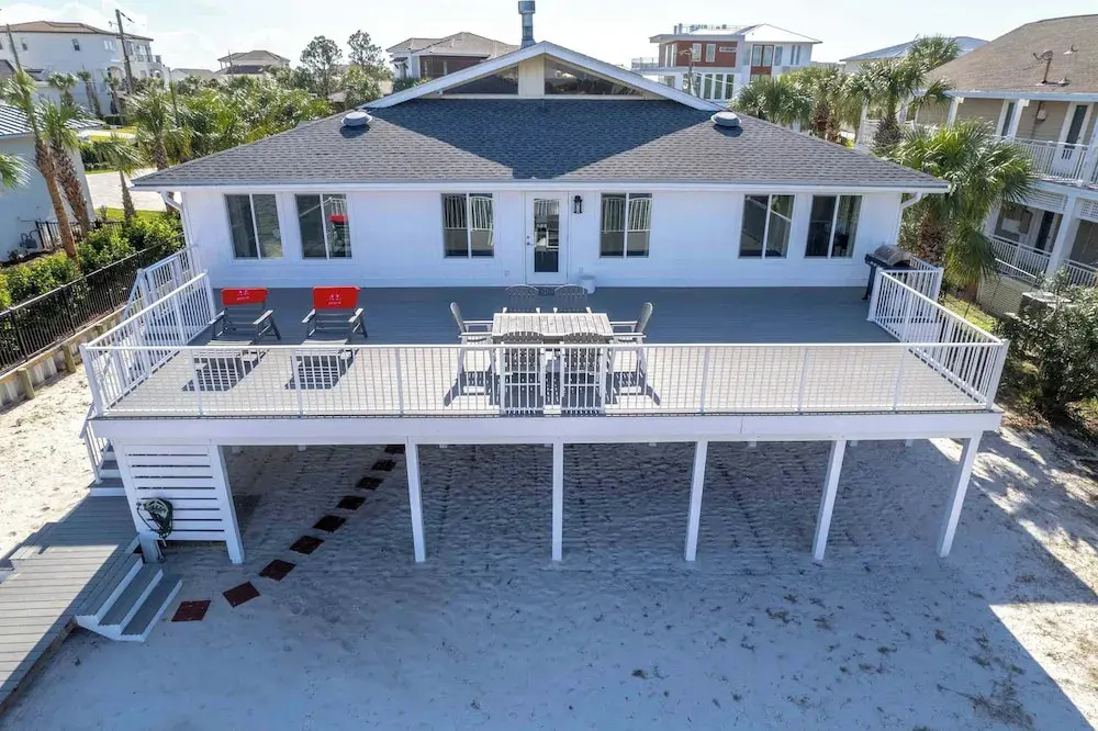 Harbor Seahorse - Outdoor Deck & Boat Dock
