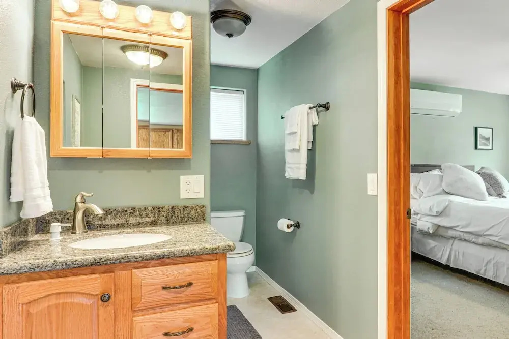 Coeur D'alene Cottage ~ 1 Mi to Downtown!