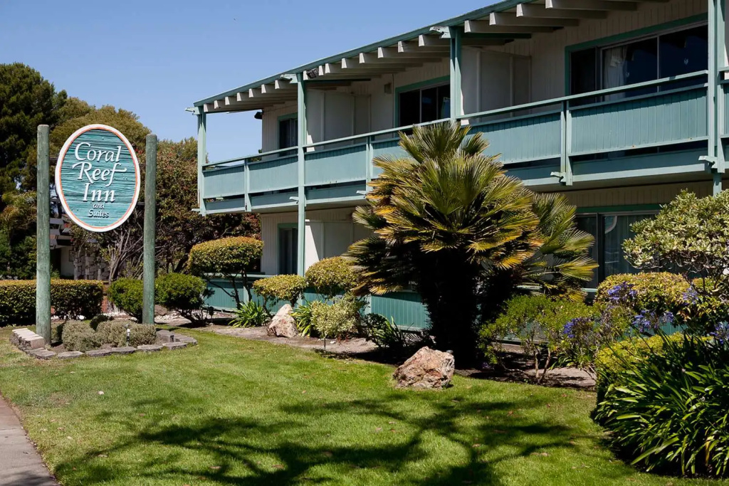 Coral Reef Inn & Condo Suites