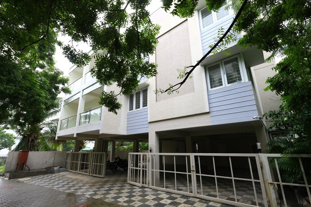 OYO 10123 The Posh Residency