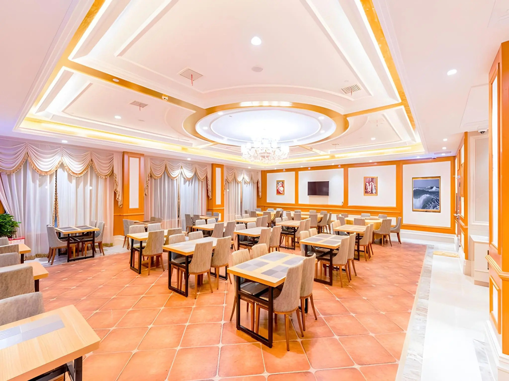 Vienna Hotel Shanghai Gucun Park