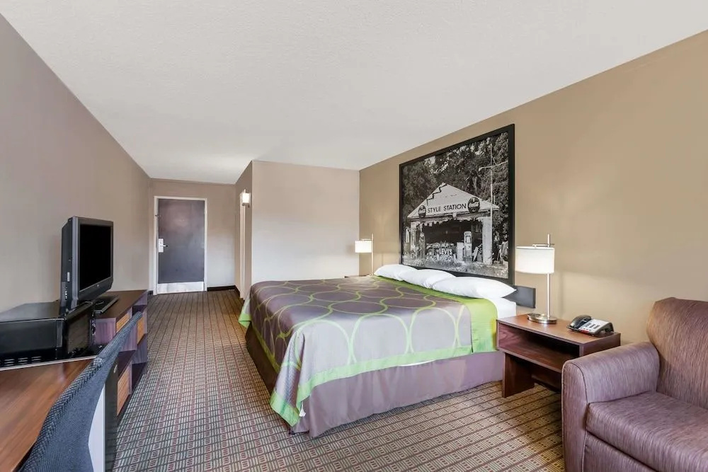 Super 8 by Wyndham Buffalo