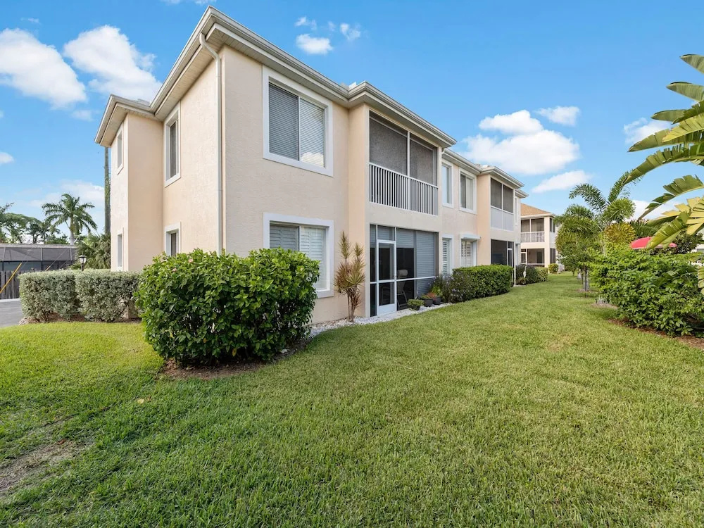 Glen Manor 14-202 by Vtrips