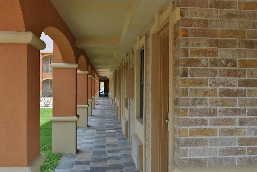 Executive Inn Brookshire