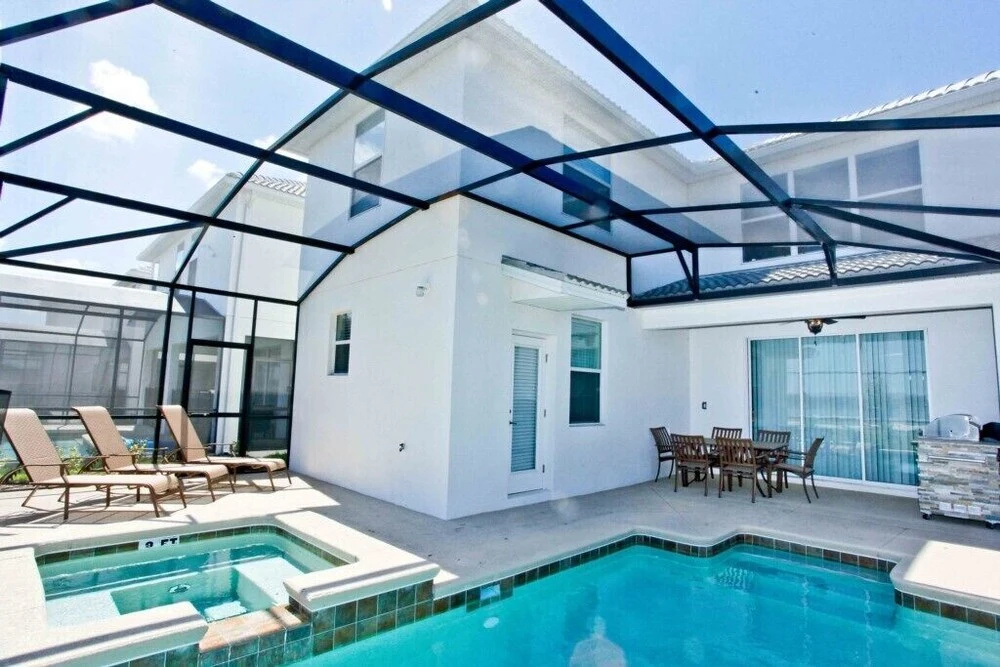 4839 Kings Castle Circle 5 Bedroom Home