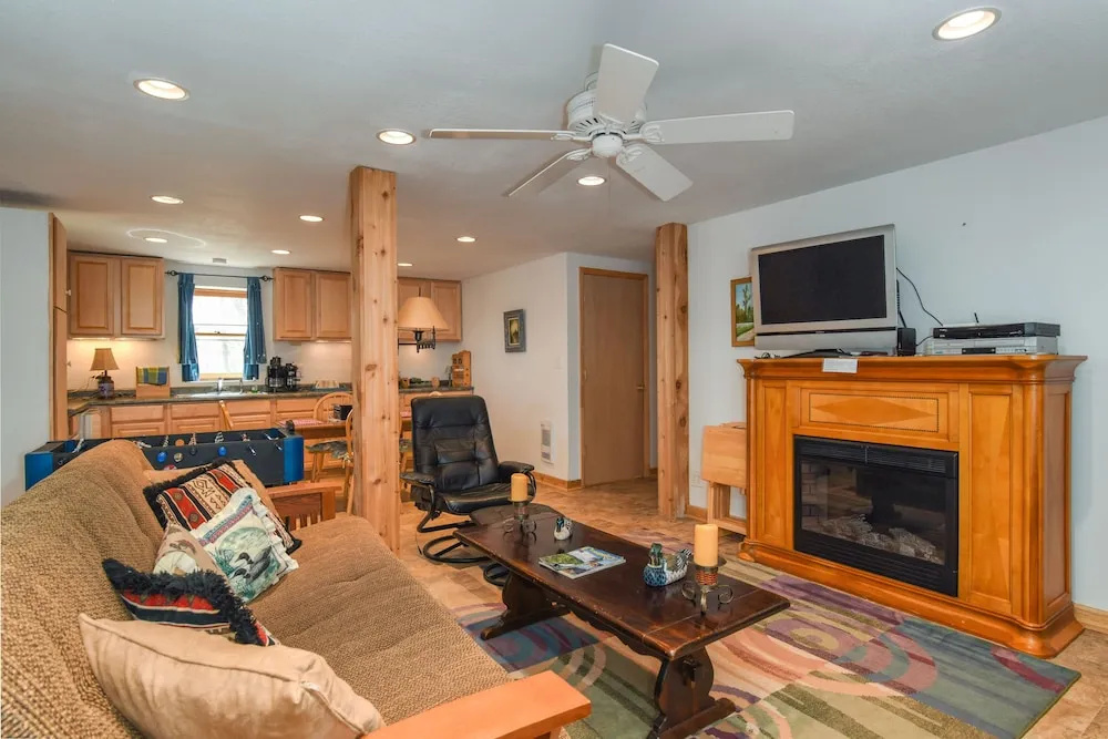 Mountain Hideaway At 4,000 - Hot Tub & Deck! 3 Bedroom Home