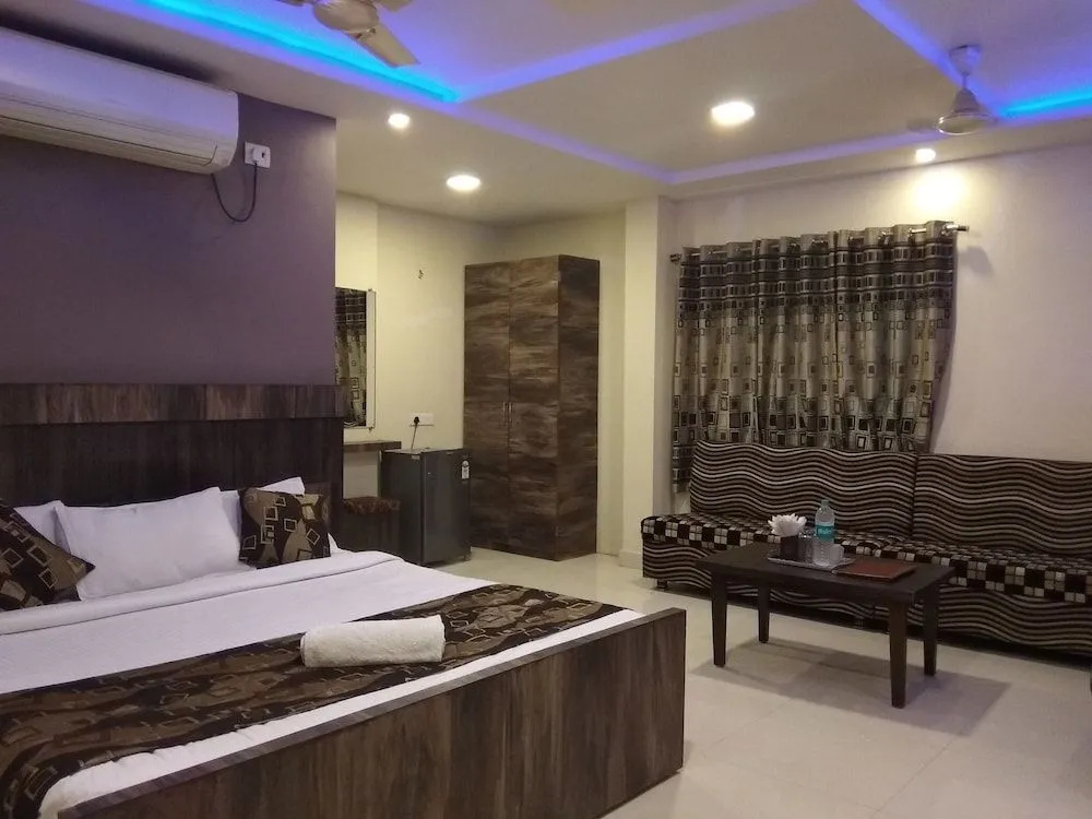 JK Rooms 128 Hotel RR