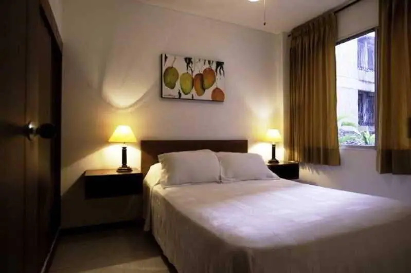 Travelers Apartasuites el Peñon