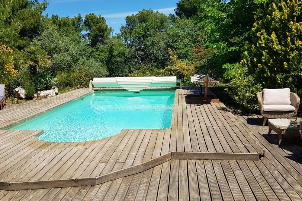 Apartment With one Bedroom in Grambois, With Shared Pool, Enclosed Garden and Wifi