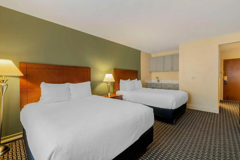 Parkwood Inn Magnuson Grand