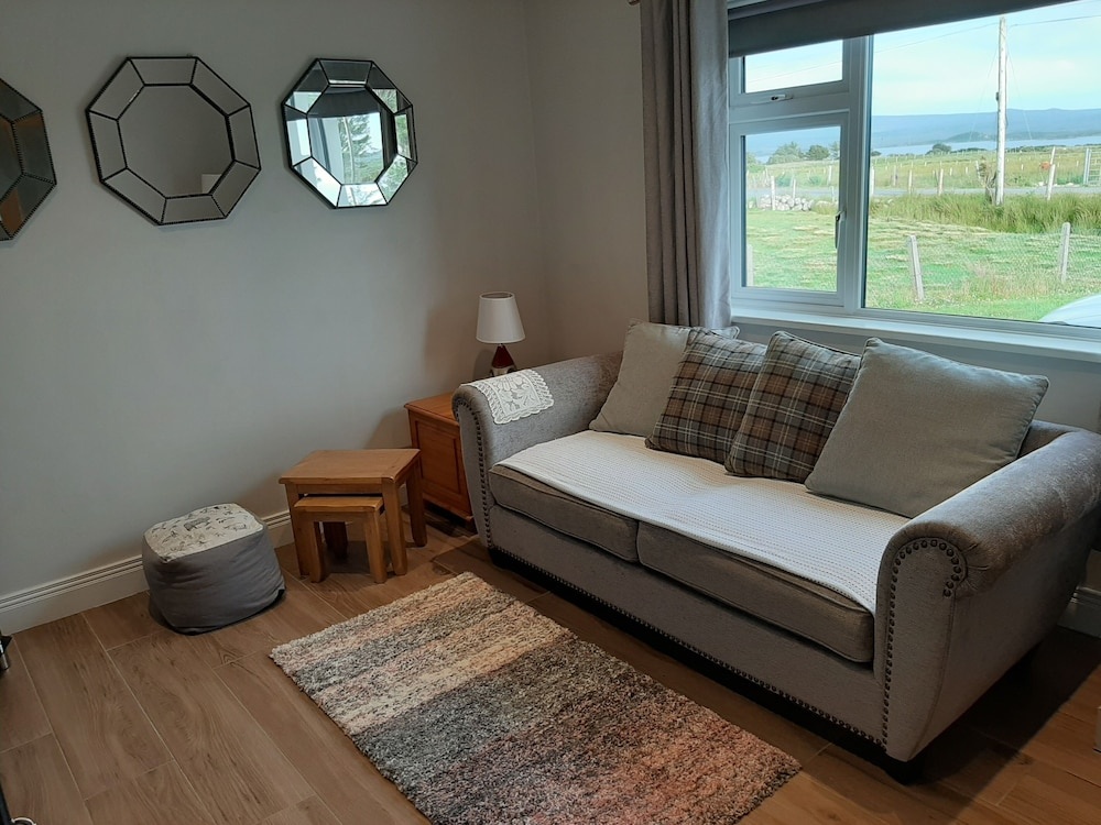 Beautiful Country Cottage Sleeps 3