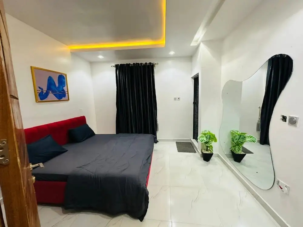 Mini Flat with Starlink Internet & Pool