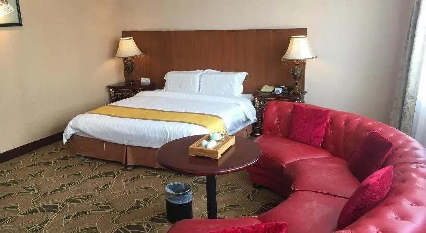 Happy Hotel