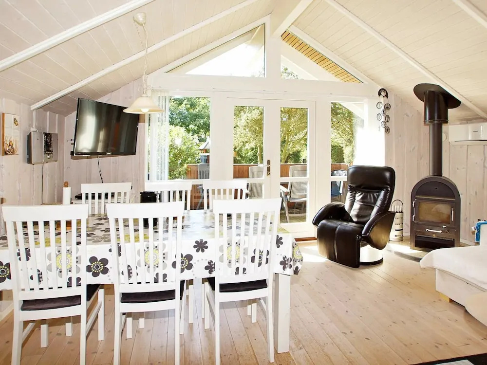 Cosy Holiday Home in Hemmet Near Sea