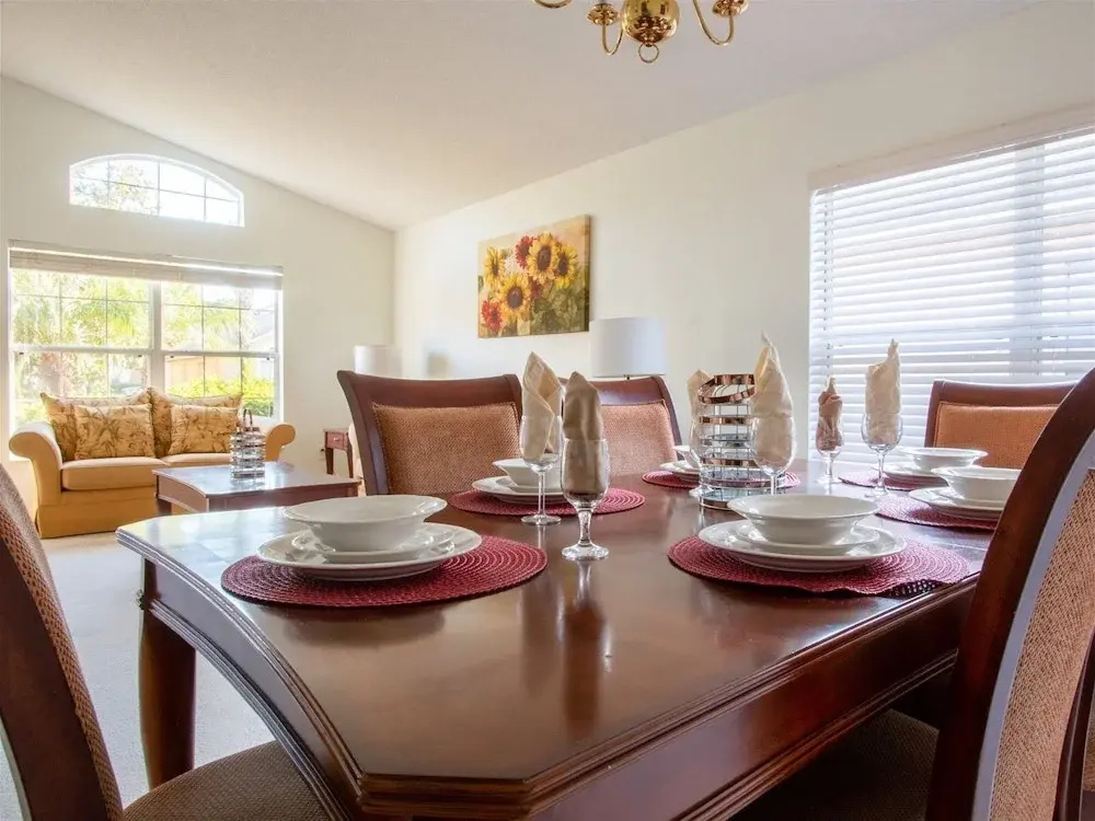 4 Bed And 3 Bath In Perfect Location With Pool By Florida Dream Home
