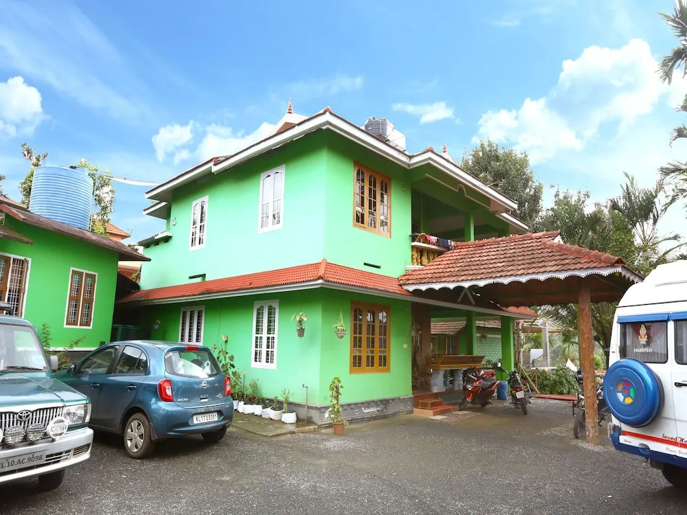 OYO 15446 Karapuzha Lakeshore Resort