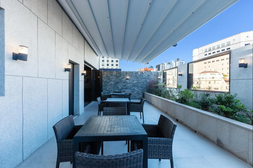 Brown Dot Hotel Beomil