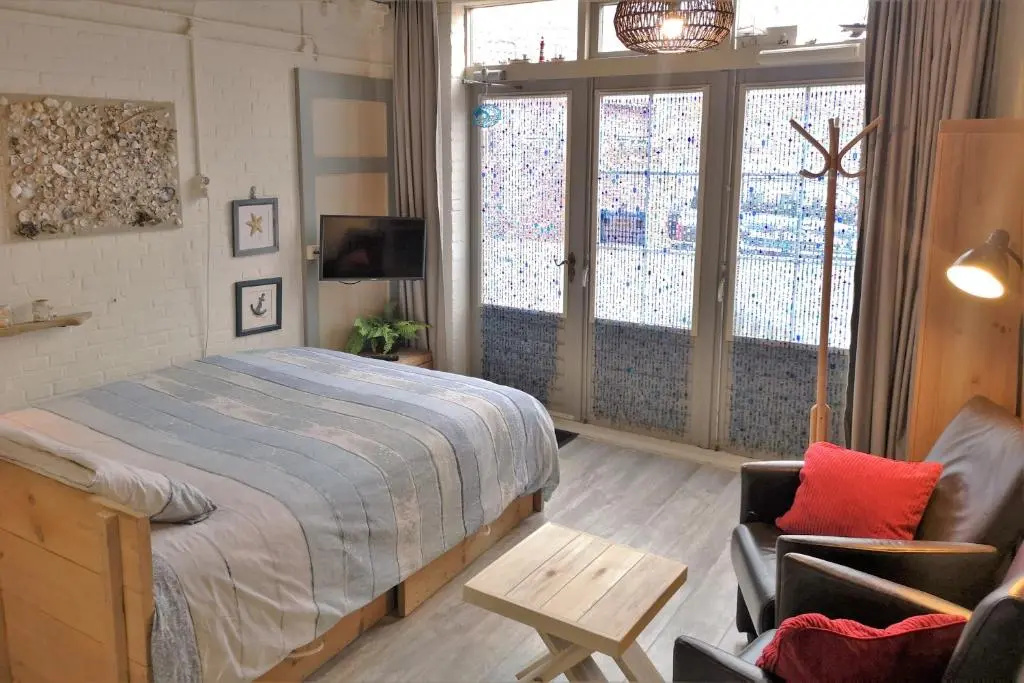 WME46 Studio 't Krekeltje aan de dijk