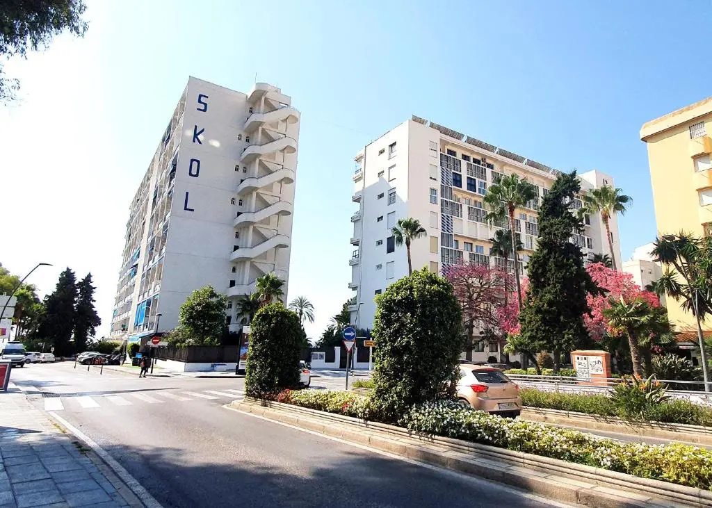 Skol 329 – Spacious Beachfront Studio with Sea Views
