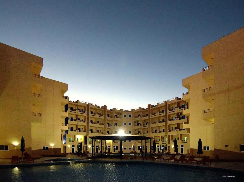 Pool View With Balcony Near El Gouna - 2x Large Pools & Kitchen - EU Standards - Tiba Resort E4