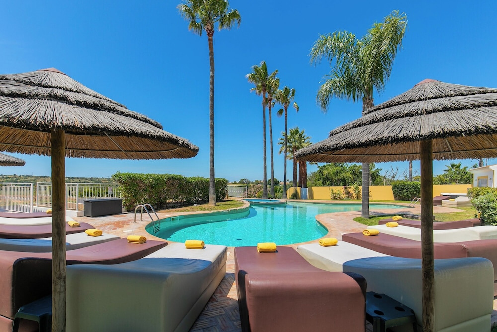 Monte Da Poupa - 7 Bedroom Villa - Sleeps 15