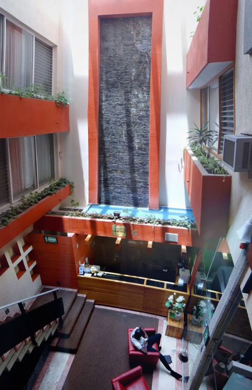 Oliva Plaza Hotel