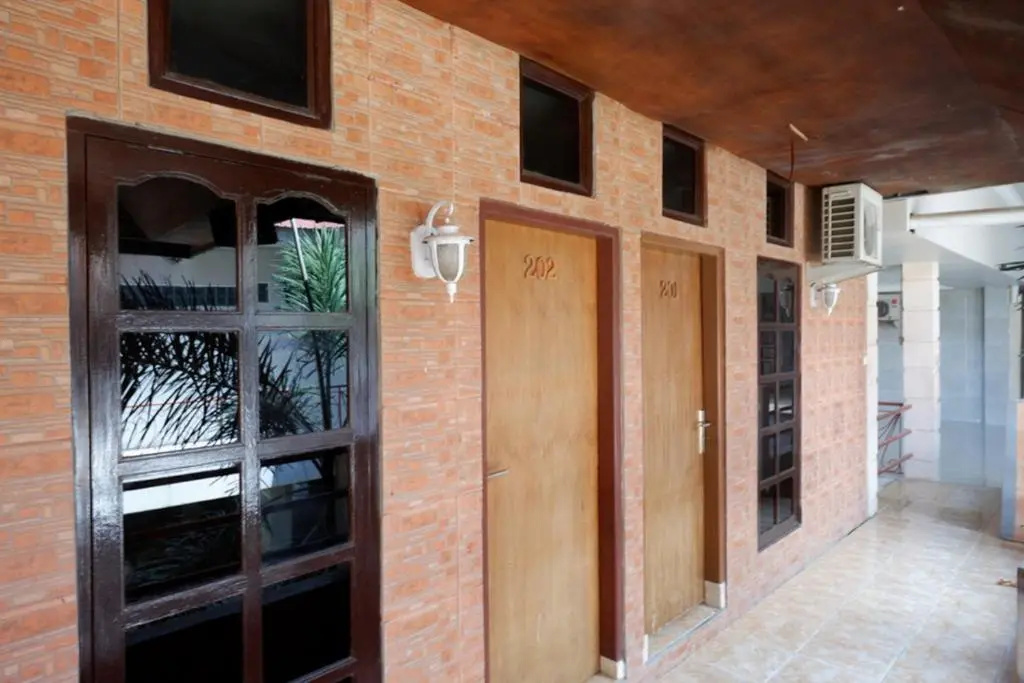 RedDoorz Plus near Haluoleo University
