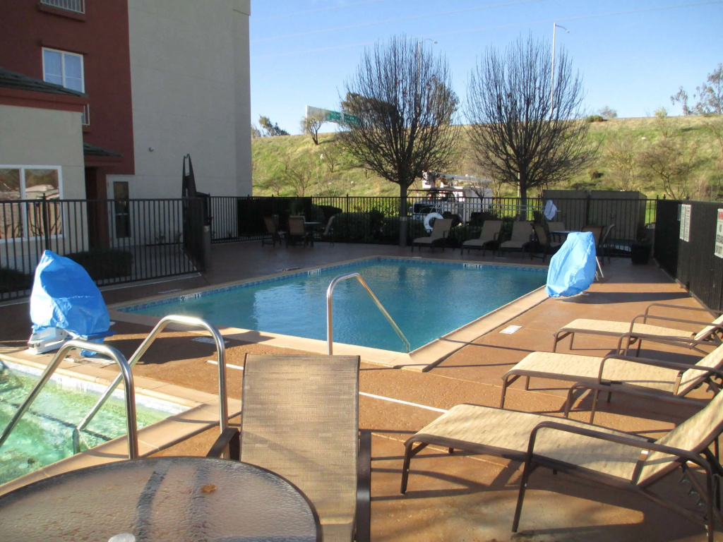 Best Western Plus Delta Inn & Suites