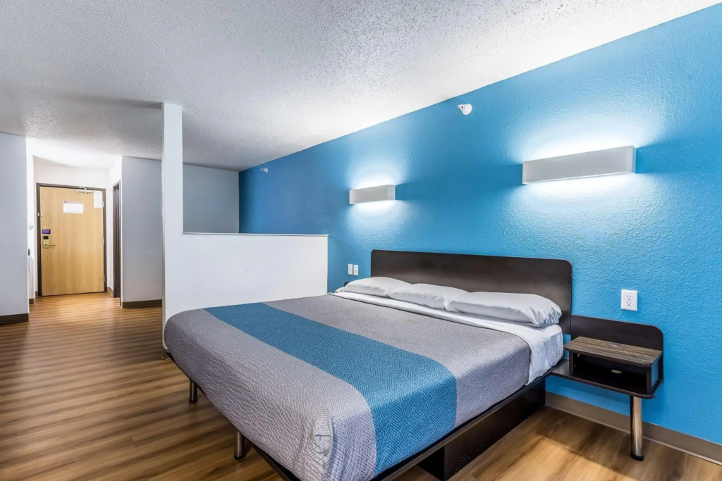Motel 6-Indianapolis, IN - Southport