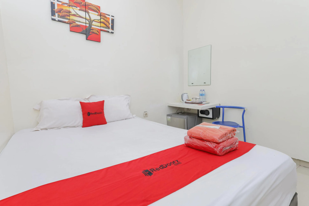 RedDoorz at K23 Rungkut Madya