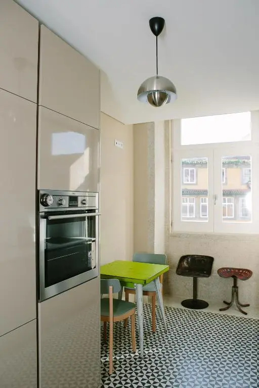 VIVA Aliados Spacious & Bright Flat