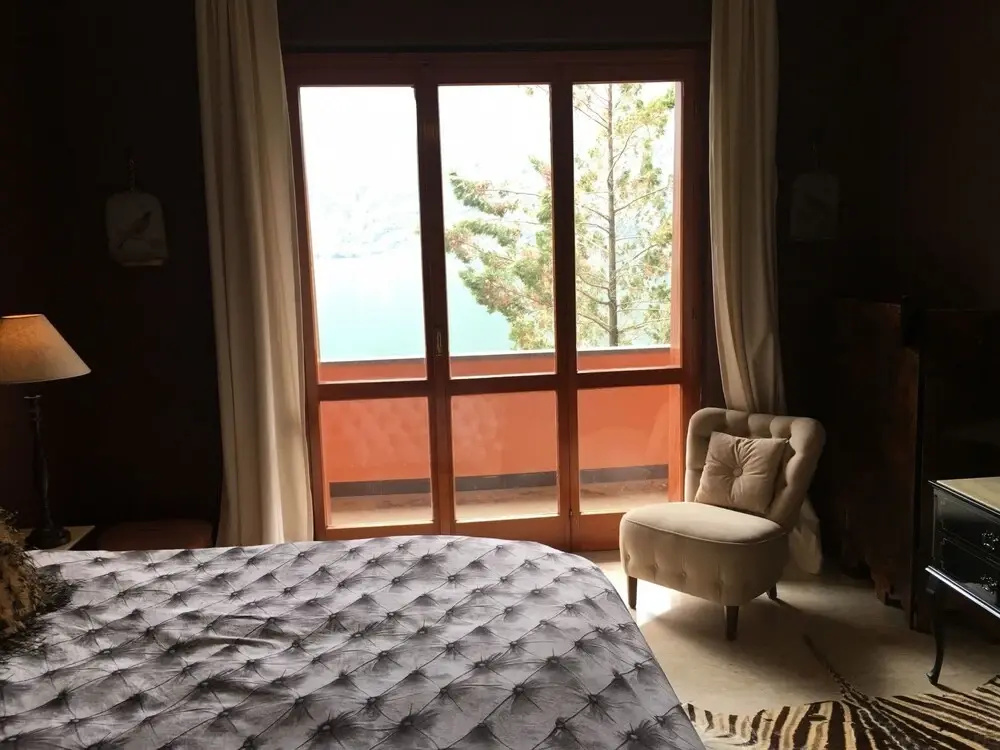 Swan's Nest Luxury Apartment on the Lake