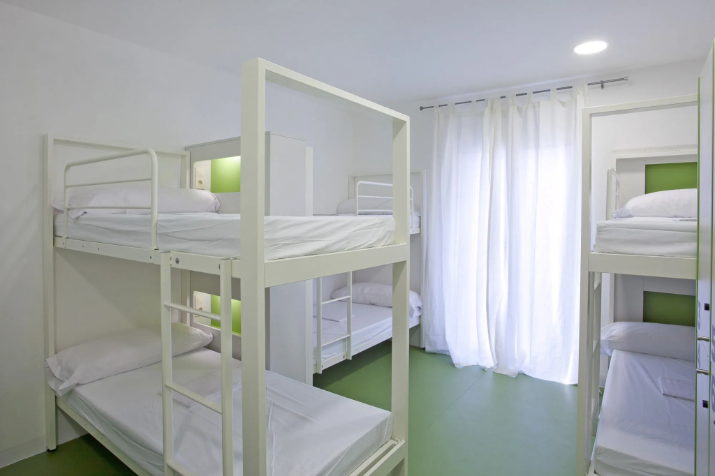 Sant Jordi Hostels Gracia