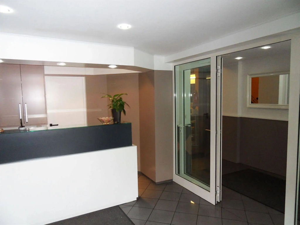 Carlton Hotel