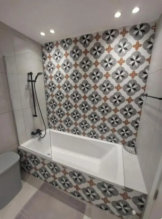 Modern 3BR Apt With Large Balcony