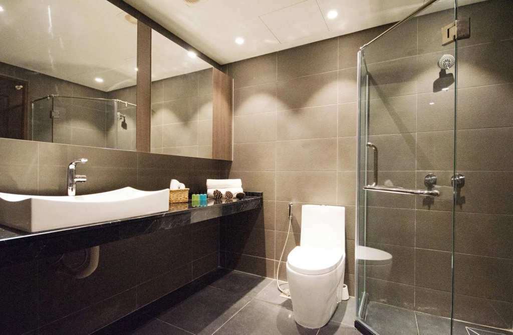 Crown Regency Serviced Suites