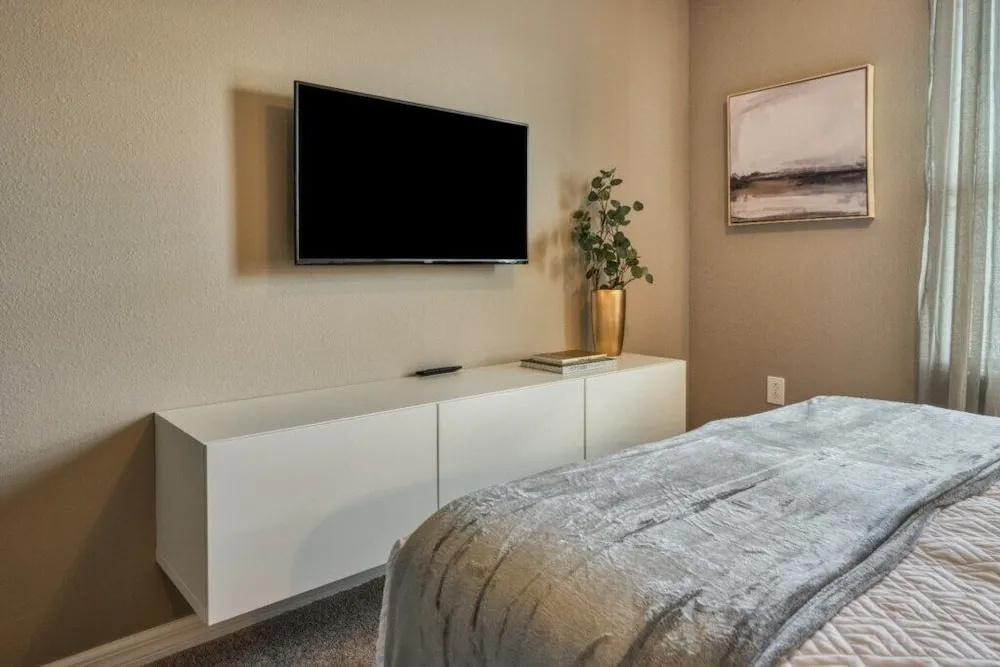 NEW 5 Bdrm Windsor Island Resort