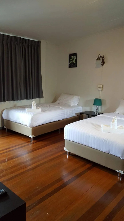 Maya Bed and Food Hostel