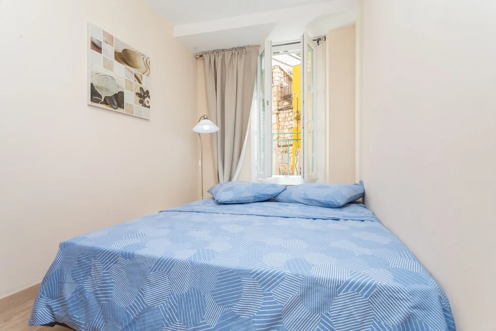 The Napoleon 2-BR Old Town - Terrace