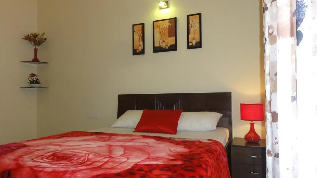 Royal Villa 1 - Luxurious 2BHK Villa with Huge Pvt Swimming Pool