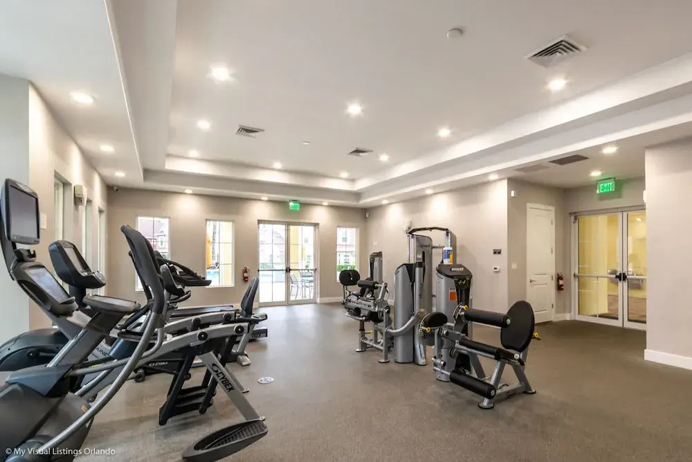 Upscale Townhome W/pool Access! 5 mi. to Disney!
