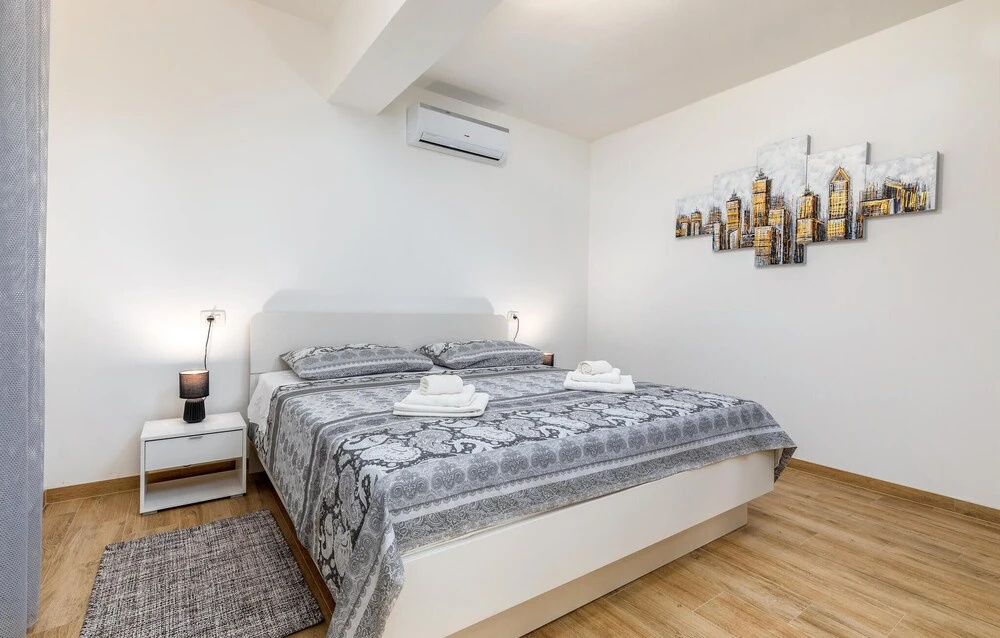 4 Bedroom Pet Friendly Home In Sikici