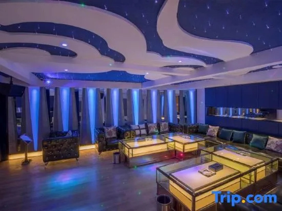 U-house Villa Hotel