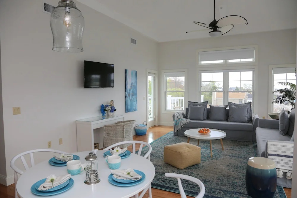 The Sea Breeze Inn